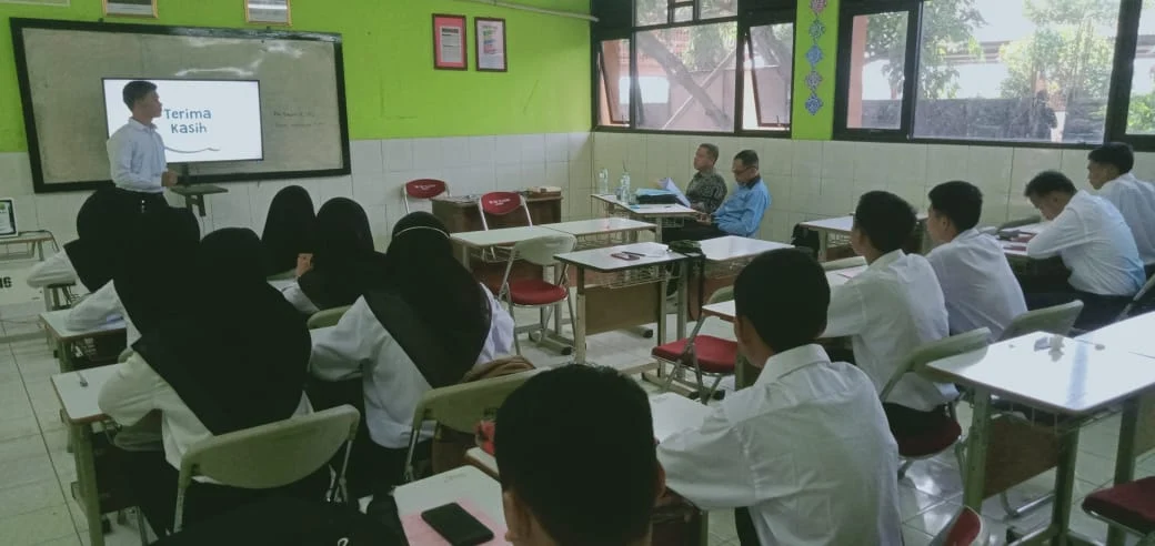 Siswa SMK PGRI Telagasari Ciptakan Pompa Air Irigasi Hibrida: Mengatasi Krisis Air dan Biaya Petani Karawang dengan Teknologi Surya dan Daur Ulang